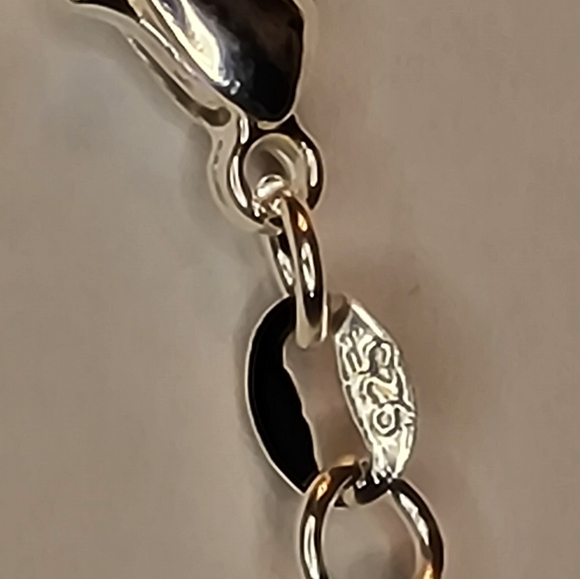 Silver sparkly necklace - Picture 3 of 5